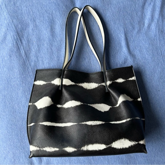 Kensie Tie Dye Tote - Picture 6 of 6